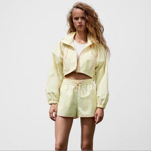 NWT New Zara Yellow Cropped Jacket Windbreaker Size M